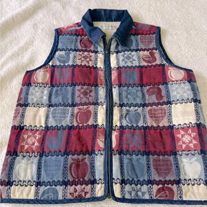 ChrysAntheme Vintage quilted woolen vest w/full zip front, blue collar & piping